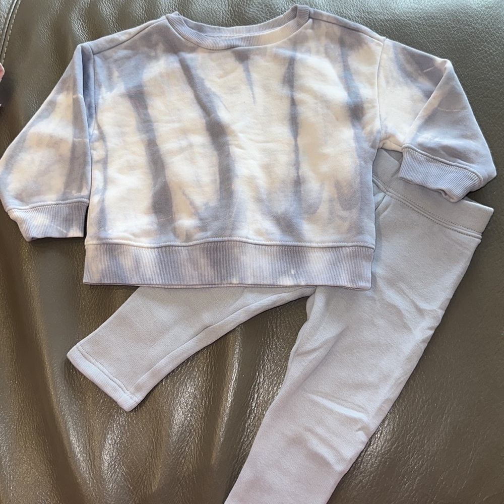 Gap baby girl sweatshirt and sweatpants set